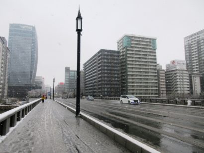 新潟市で初雪を観測