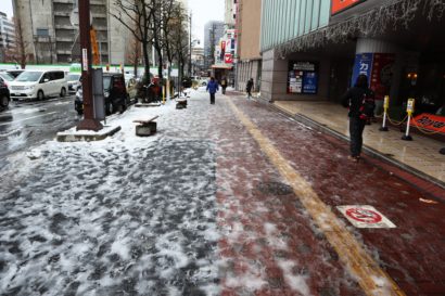 新潟県内は新潟市など平地でも積雪を観測