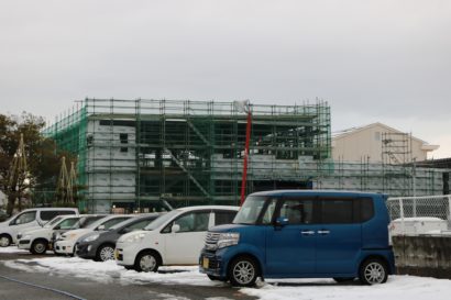 新潟県新発田市の宮野食品工業所が本社工場を増築中