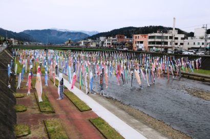 子供の日が近づき県内各地でも鯉のぼりが登場