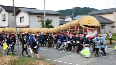 新潟県内で、わらを使って作られた“作品”が相次いで登場