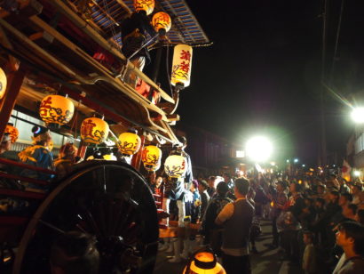 木遣り響く瀬波大祭〜瀬波浜町では屋台修復も〜【村上新聞】