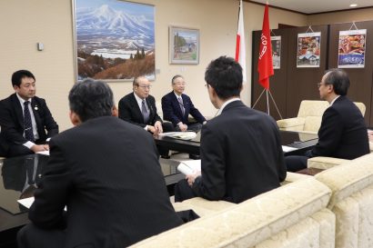 新潟県商工会連合会が「新潟県の小規模企業等に対する経営支援施策に係る要望書」を県に提出