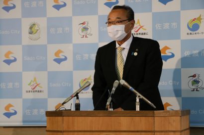 新潟県佐渡市の渡辺竜五市長が新型コロナウイルスに感染