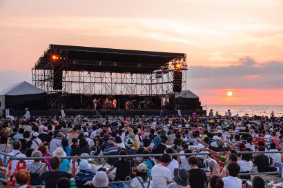 新潟市の夏の風物詩「日本海夕日コンサート」の特別版が、YouTubeなどで放送