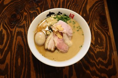 麵屋あごすけ（新潟県上越市）の１番人気ラーメン「塩とんこつらーめん」