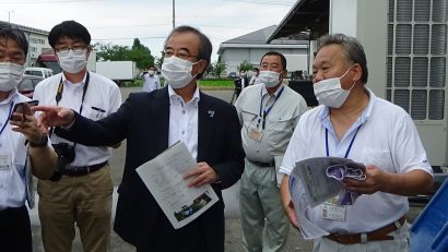 新潟県の花角英世知事が「しろね　えだまめ選果施設」を視察