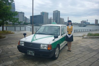 万代タクシー、新潟観光のカリスマであるなぐも友美が運転するツアー「観光ガイドタクシー」を発売