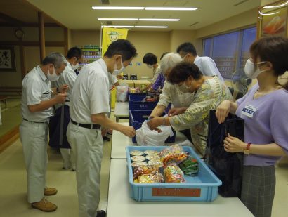 株式会社コロナ（新潟県三条市）が従業員による食料品の寄付活動を実施