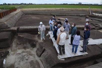 新潟市江南区で３箇所の遺跡の発掘調査説明会、多くの見学者が訪れる