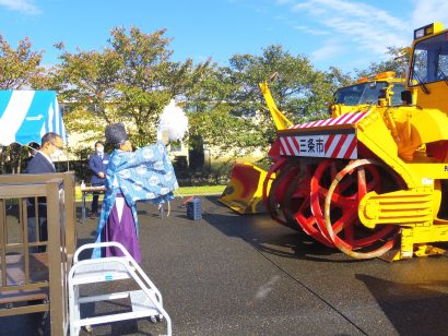 新潟県三条市で冬に向けた市内の除雪機械安全運行祈願祭が執り行われる