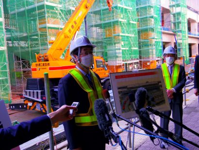 新潟市の中原市長が新潟駅高架工事を視察