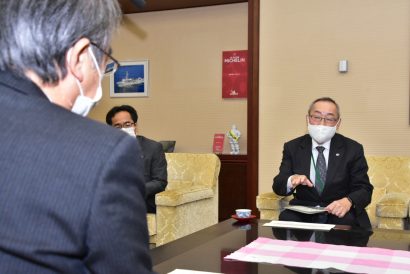 NEXCO東日本の水口和之支社長が関越自動車道の立ち往生を花角知事に陳謝