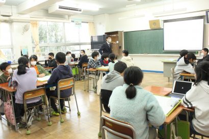 国際外語・観光・エアライン専門学校と（株）日本たばこ産業が白山小学校でESD特別授業