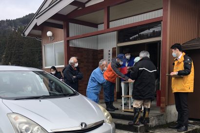 新潟県糸魚川市の地すべり避難者が一時帰宅