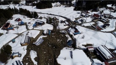 新潟県糸魚川市が糸魚川市の来海沢地区住民３３人に対し、避難指示を発令