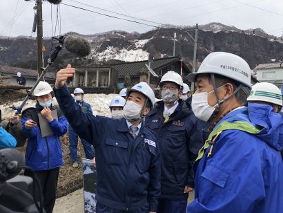 新潟県糸魚川市の地すべり現場を花角知事が初めて視察