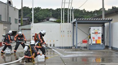 糸魚川市消防本部（新潟県）が全国一斉の危険物安全週間に合わせ、ガソリンスタンドで消防訓練を実施