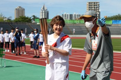 東京オリンピック聖火リレー新潟県内２日目、新潟市では最終ランナーに小林幸子さんが登場