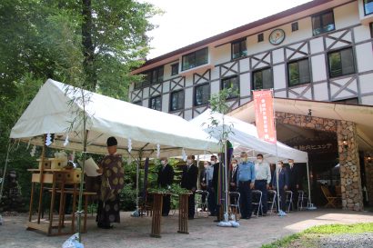 新潟県胎内市の飯豊連峰　胎内登山口で「山開き安全祈願祭」