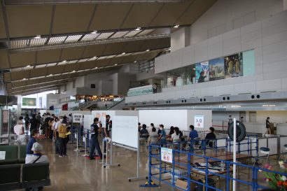 大規模接種会場を設置した新潟空港（新潟市東区）で新潟市民向けの接種が始まる