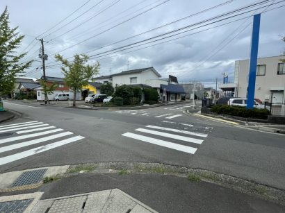 新潟市江南区曽野木２丁目の市道で路線バスと高齢者の接触事故