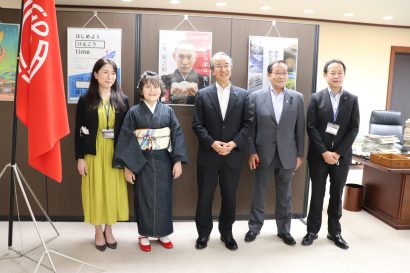 東京２０２０年パラリンピック開会式で国歌斉唱の佐藤ひらりさんが新潟県の花角英世知事を表敬訪問