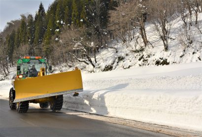 NEXCO東日本が８日２０時から、上信越自動車道信濃町ＩＣから中郷ＩＣ（上下線）で排雪に伴う夜間通行止めを実施