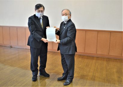 新潟県糸魚川市が「第６回糸魚川市官製談合再発防止対策検討委員会」を開催、糸魚川市の米田徹市長に提言書を提出