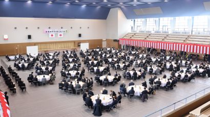 新潟県新発田市で「令和４年新発田市新春を祝う会」が開催、市民や企業・団体から約４５０人が出席