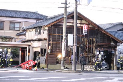 新潟市西区亀貝の木造作業小屋が火災で全焼、怪我人はなし（６日１７時４０分時点の情報）