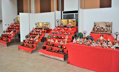 新潟県上越市の高田本町商店街で恒例のイベント「城下町高田・本町雛めぐり」が開催中