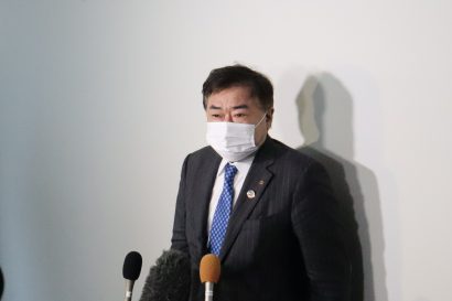 はなずみ英世後援会の福田勝之会長が、花角英世知事に知事選挙への出馬要請