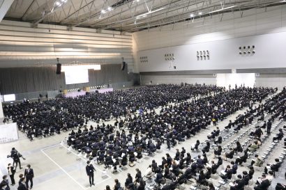 新潟大学（新潟市西区）が入学式、牛木辰男学長「好奇心の翼を最大限に広げ、実りある大学生活を」