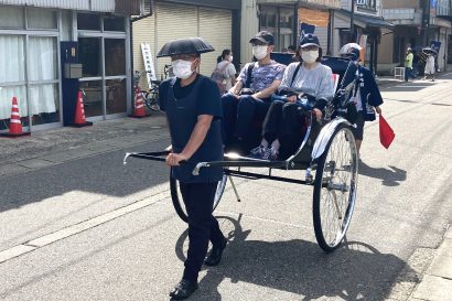 「和レトロな雰囲気を味わう商店街」新潟県村上市の越後村上町屋通りで「ゆかたでいざよい町屋通り」が開催