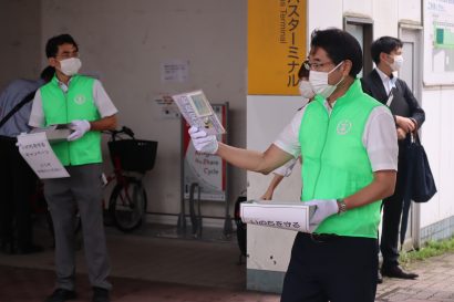 新潟駅万代広場（新潟市中央区）で「令和４年度自殺防止街頭キャンペーン」が実施、新潟市の中原市長も参加