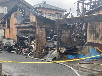 新潟市西区五十嵐で住宅が全焼し近隣４軒へ延焼、１人が死亡（１月１２日１７時５５分時点の情報）