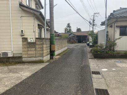 新潟市西区内野西地内の市道上で交通死亡事故が発生、同地内の無職男性（72歳）が死亡（4月25日15時点の情報）