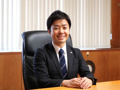 【市町村長リレーコラム】第7回　新潟県三条市 滝沢亮市長 ——「ひとづくりのまち、三条」へ