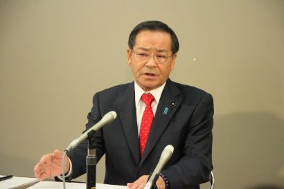 「透明性アピールして、議会の信頼回復を」楡井辰雄「新」県議会議長らが会見、他会派から候補立ち異例の投票決着