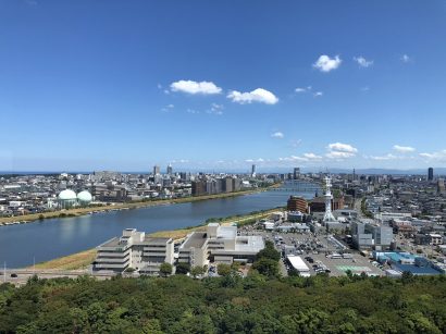 【天気予報】8月23日は、晴れのち時々曇りまたは晴れのち曇りで、昼過ぎから夜のはじめ頃は雨や雷雨となる所がある見込み