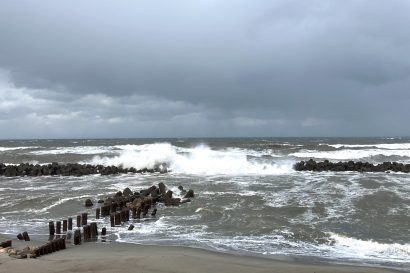 【天気予報】12月1日の新潟県内は冬型の気圧配置は次第に緩むが寒気や気圧の谷の影響を受ける見込み