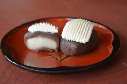 【新商品】あんころ餅の上に生クリーム　新潟県上越市の風物詩・上杉謙信ゆかりの「川渡餅（かわたりもち）」をアレンジ