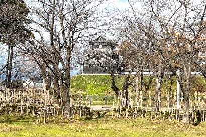 【天気予報】12月2日の新潟県内は、はじめ冬型の気圧配置となり上空の寒気や気圧の谷の影響を受ける見込み