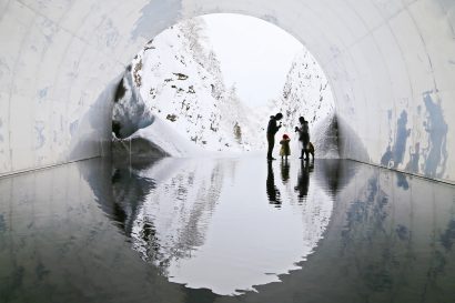 【雪国豪雪ライナー】駅から清津峡など人気観光地を結ぶシャトルバスが運行、雪道も安心して観光を