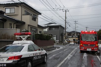 【火災発生】新潟市東区向陽の住宅密集地、男性一人が救急搬送も命に別状なし、9時15分鎮火