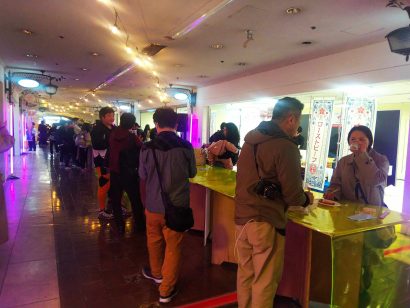 【商業施設の有効活用】西堀ローサでアニメをテーマにした夜市開催。2日で5,000人以上が参加