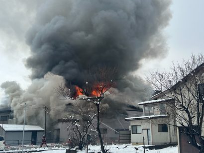 【続報・7棟に延焼】新潟県上越市本町の理容室から出火、約4時間後に鎮火