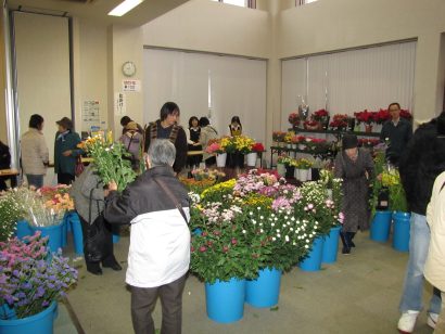 【地域イベント】山内葬祭が恒例「やまうちマルシェ」を4月14日（日）に新潟県燕市で開催！　花市やお菓子詰め放題など盛りだくさん<再掲載>