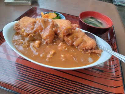 【キシャメシ】「まつもと食堂」（江南区）魅惑のカツカレー健在、デカモリストの聖地巡礼